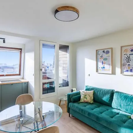 Beautiful Renovated On Port De Apartment Deauville